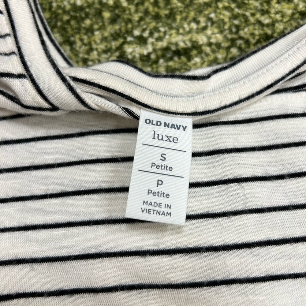 🎉HOST PICK🎉Old navy luxe striped top - Picture 2 of 2
